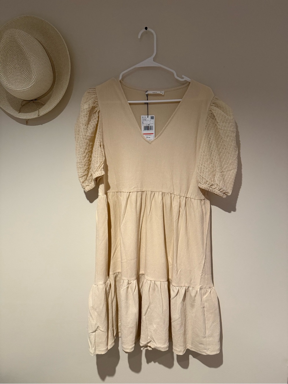 Mango Cream Tiered V‑Neck Puff Sleeve Dress